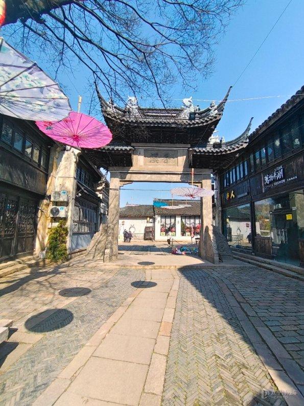 我国自主研制四座氢内燃飞机原型机在沈阳完成首飞